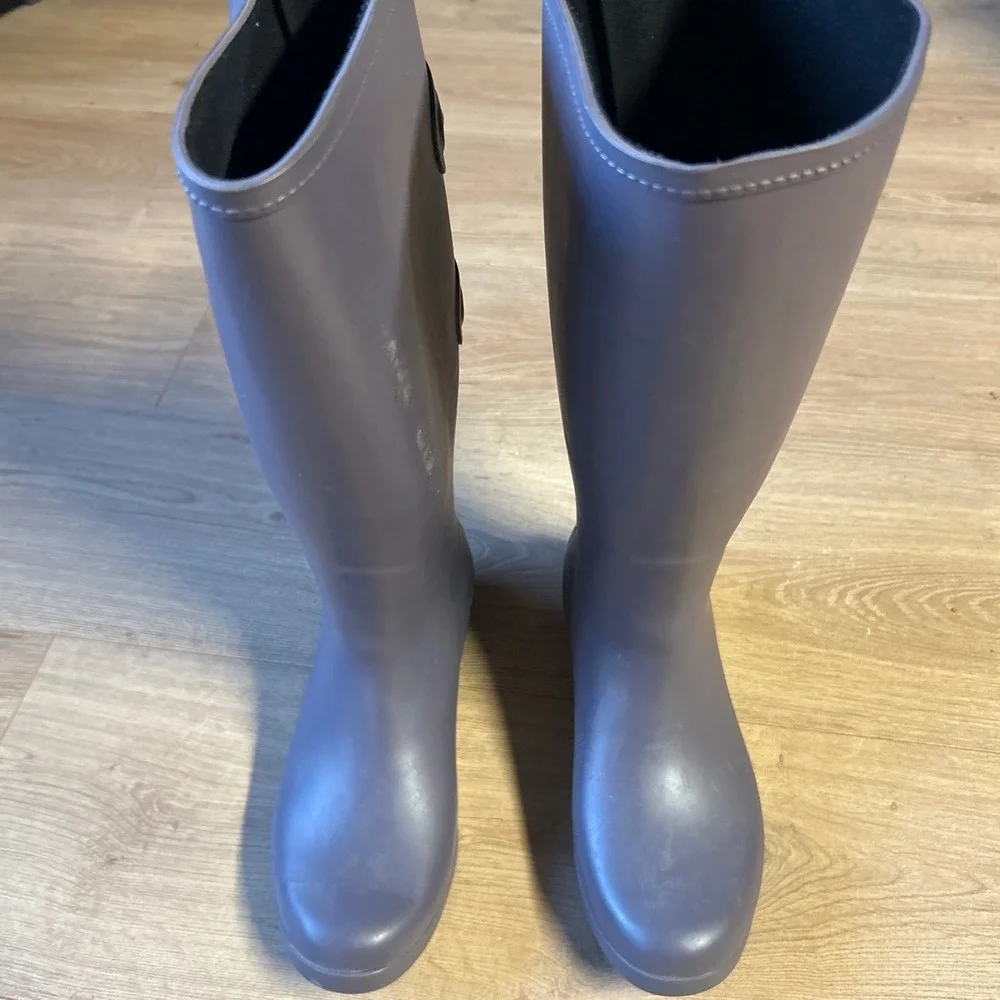 Chooka Versa Prima Mulberry Purple Rubber Rain Boots Floral Gusset Womens 7 NEW